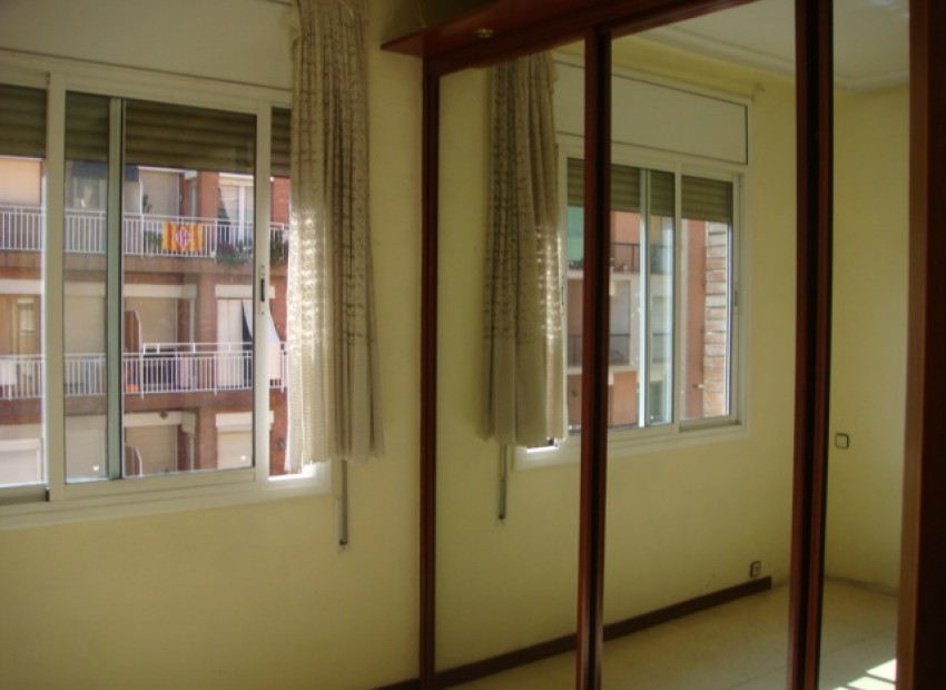 Продажа - Piso -
Barcelona