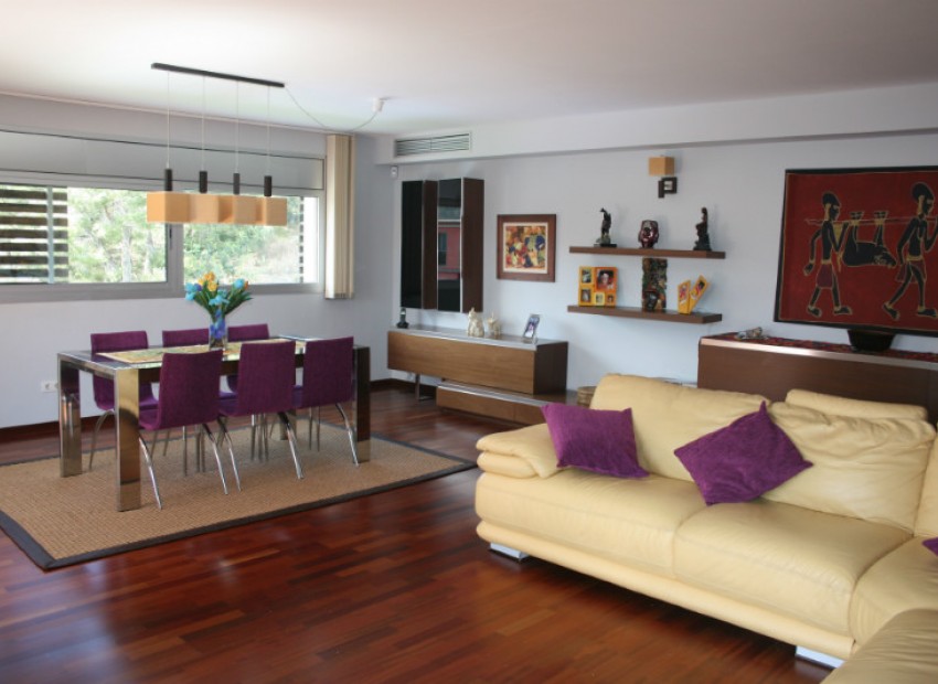 Продажа - Piso -
Castelldefels