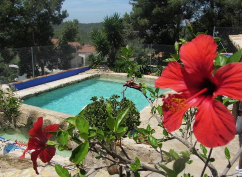 Sale - Chalet -
Barcelona