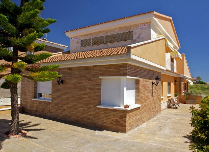 Sale - Chalet -
Calafell