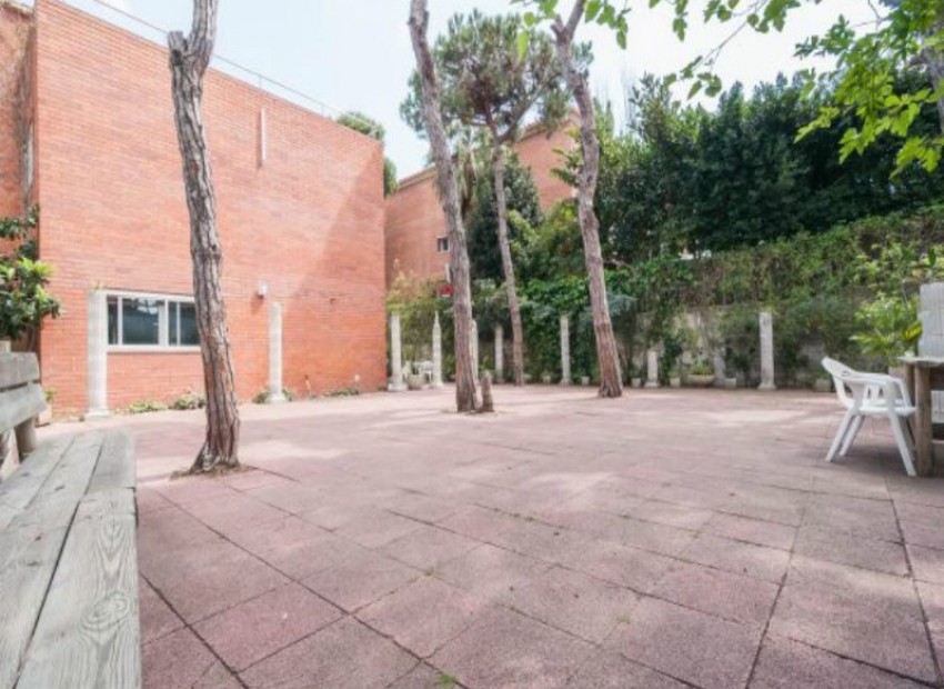 Sale - Chalet -
Castelldefels