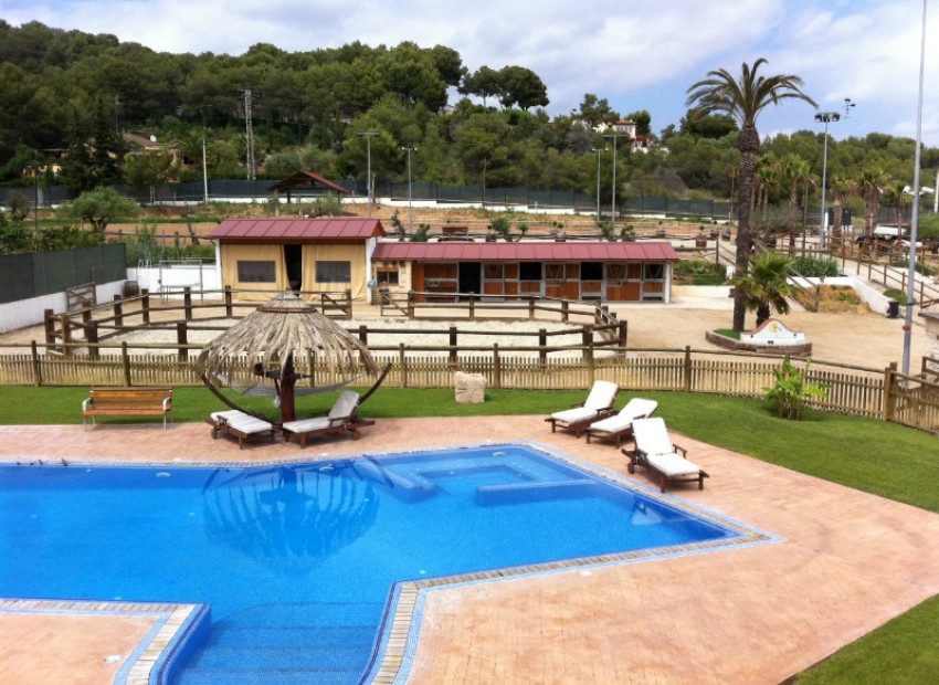 Sale - Chalet -
Cubellas