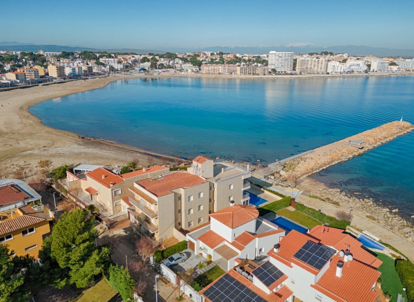 Sale - Chalet -
Roses, Empuriabrava, L'Escala - 1