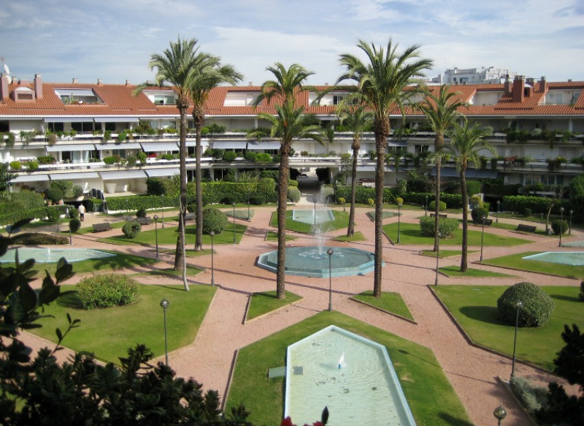 Sale - Piso -
Barcelona alrededor - Barcelona - Sitges, Gava, Castelldefels