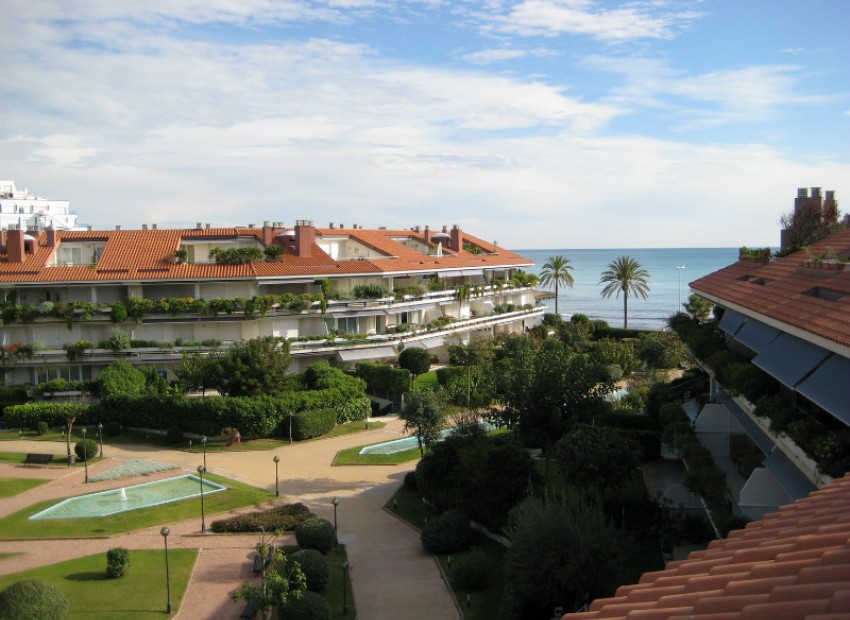 Sale - Piso -
Barcelona alrededor - Barcelona - Sitges, Gava, Castelldefels