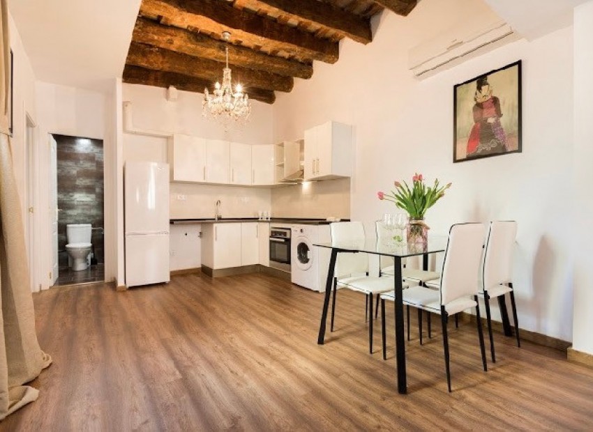 Sale - Piso -
Barcelona - El Gòtic