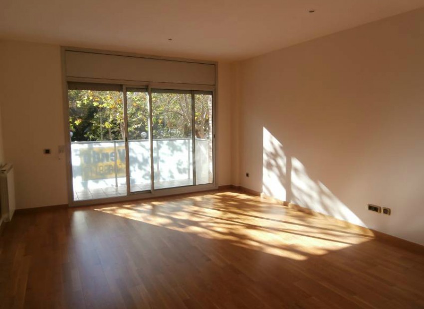 Sale - Piso -
Barcelona - El Poblenou