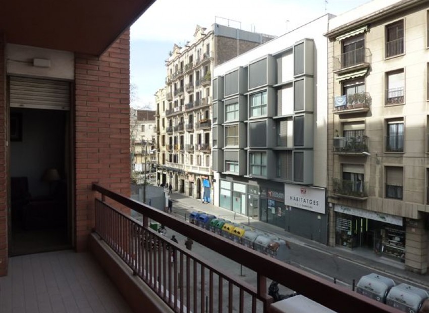 Sale - Piso -
Barcelona