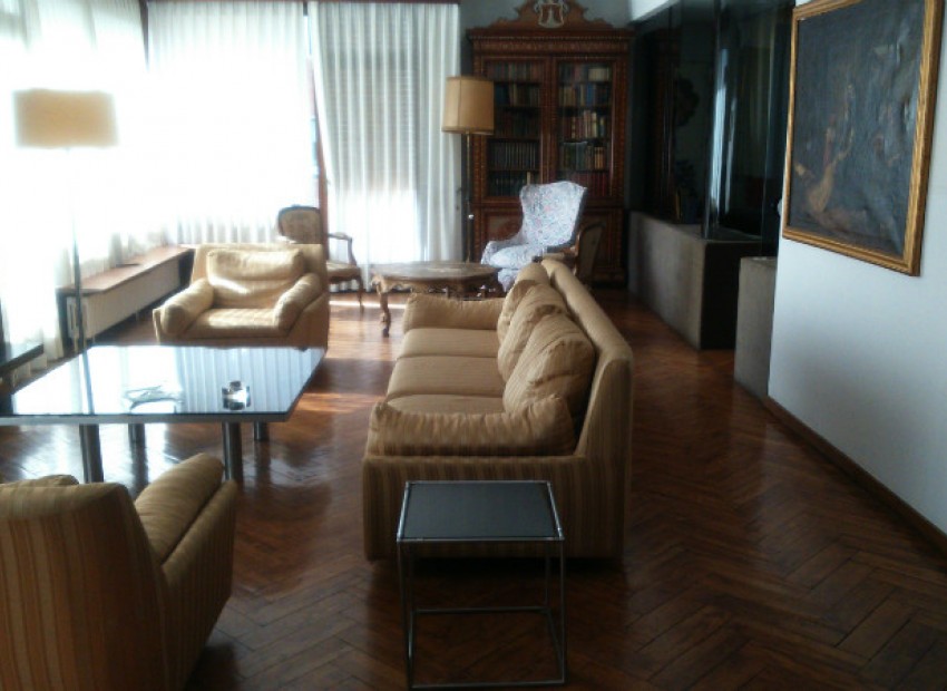 Sale - Piso -
Barcelona