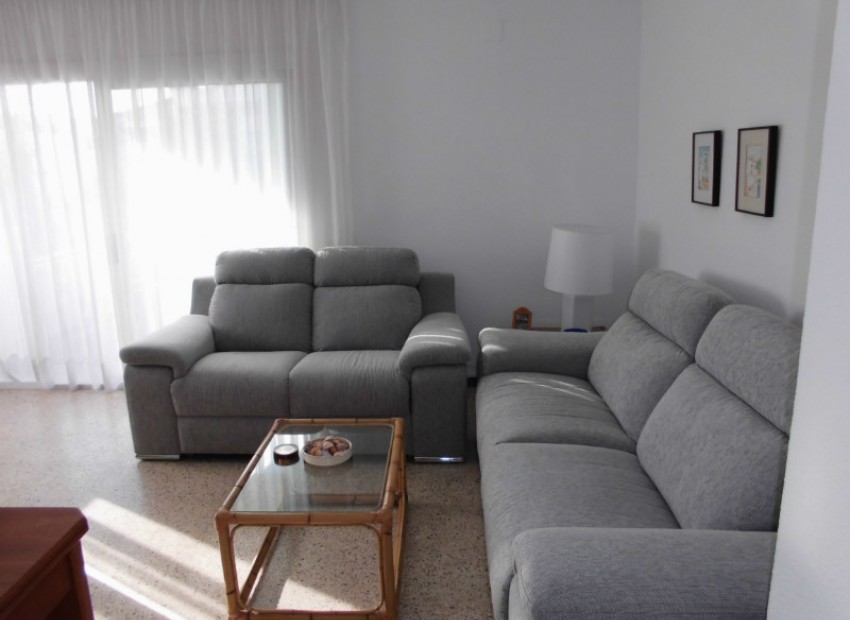 Sale - Piso -
Coma Ruga