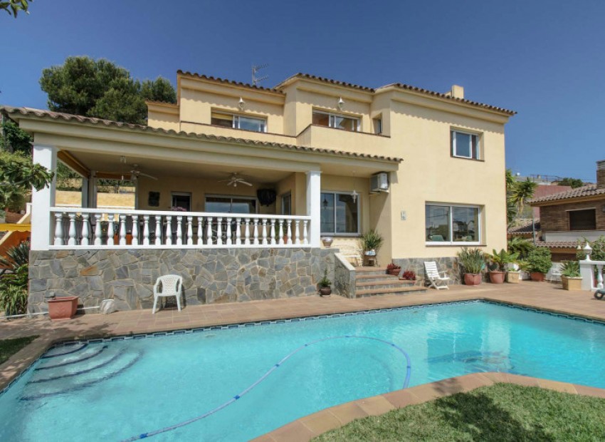 Venda - Chalet -
Calafell