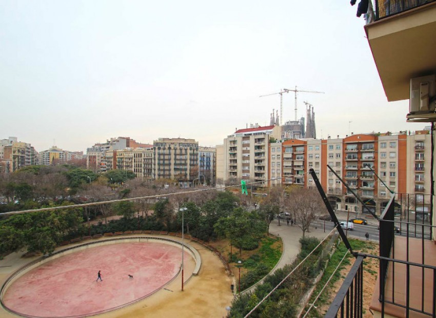 Venda - Piso -
Barcelona