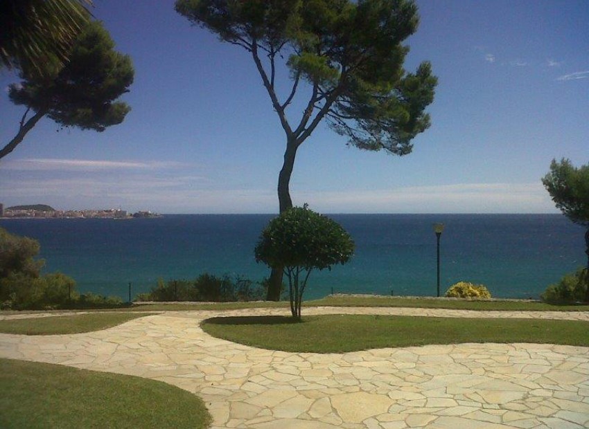 Venda - Piso -
Patja de Aro - Sant Feliu de Guixols - Sant Antoni de Calonge - Costa