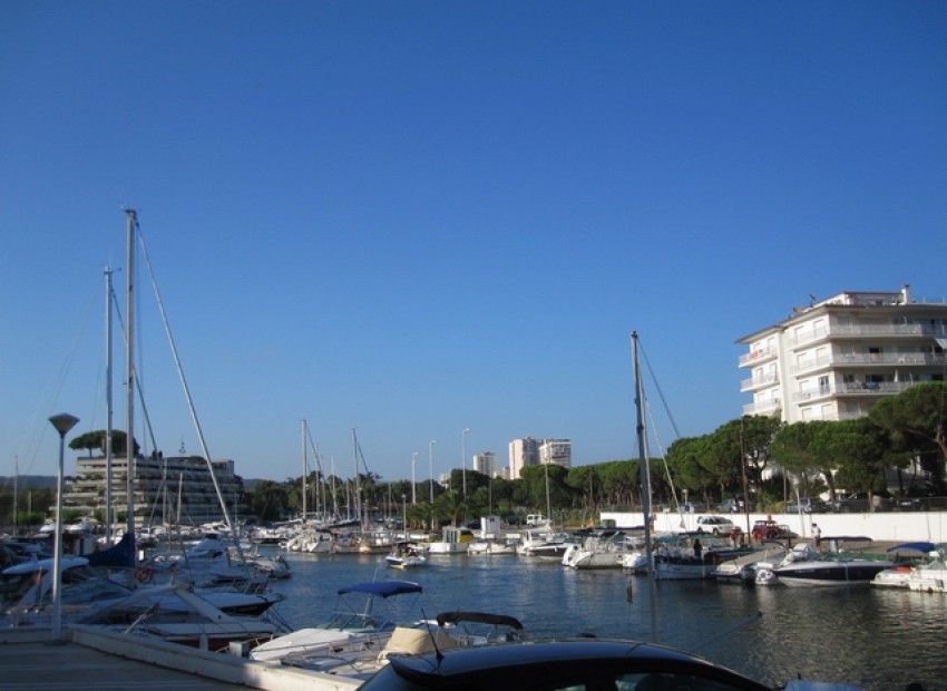 Venda - Piso -
Patja de Aro - Sant Feliu de Guixols - Sant Antoni de Calonge - Costa