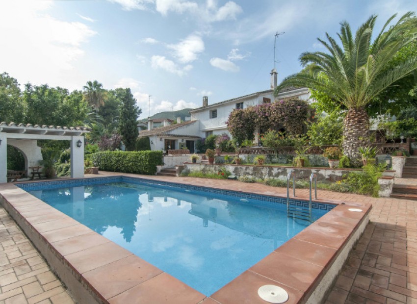 Venta - Chalet -
Barcelona