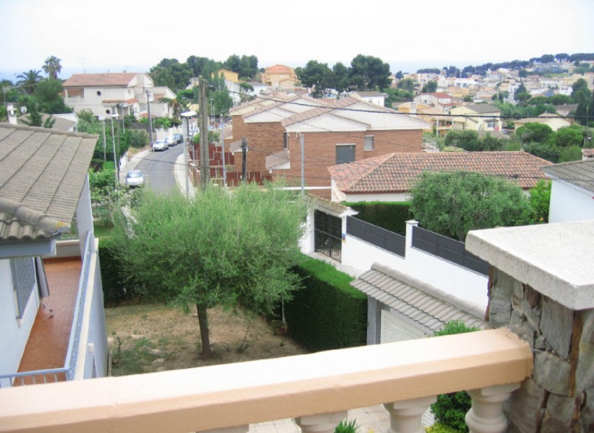 Venta - Chalet -
Calafell