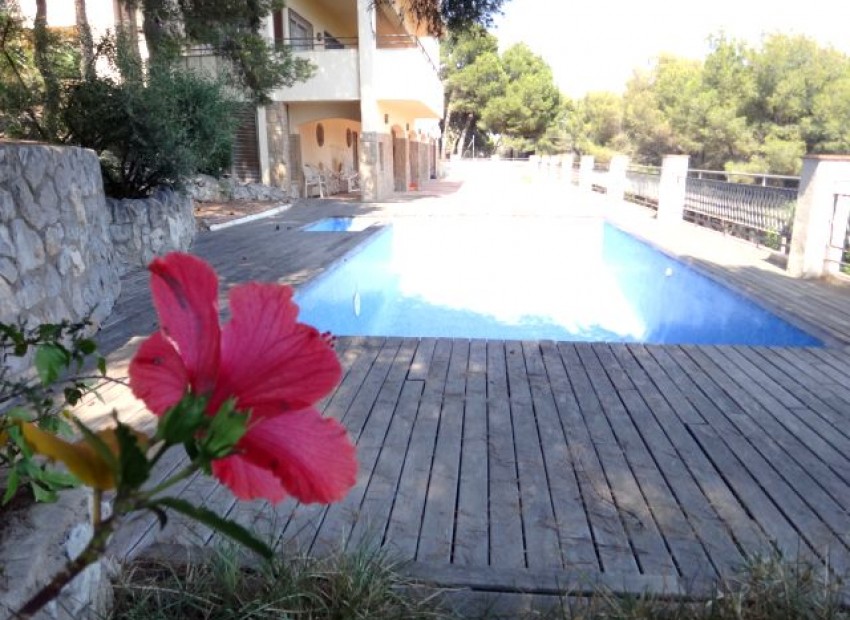 Venta - Chalet -
Castelldefels
