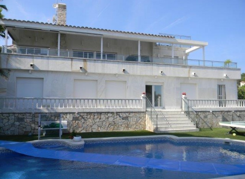Venta - Chalet -
Patja de Aro - Sant Feliu de Guixols - Sant Antoni de Calonge - Costa