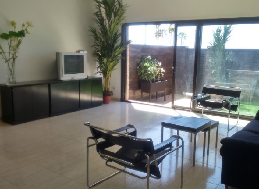 Venta - Piso -
Coma Ruga