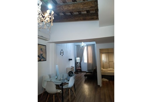 Venta - Piso -
Barcelona - El Gòtic