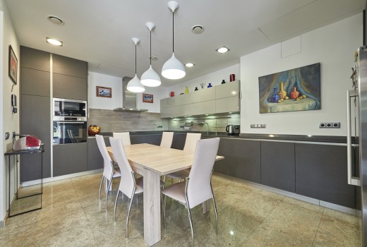 Sale - Chalet -
Cunit