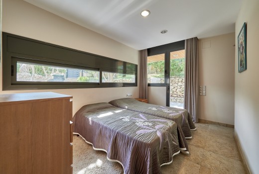 Sale - Chalet -
Cunit