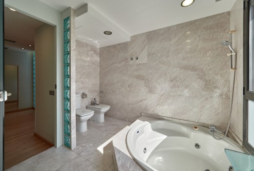 Sale - Chalet -
Cunit