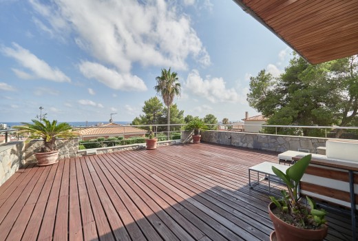 Sale - Chalet -
Cunit