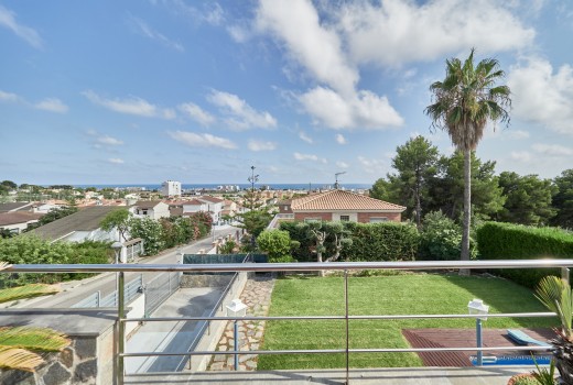 Sale - Chalet -
Cunit