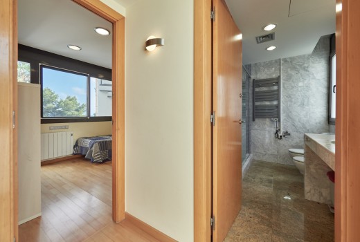 Sale - Chalet -
Cunit