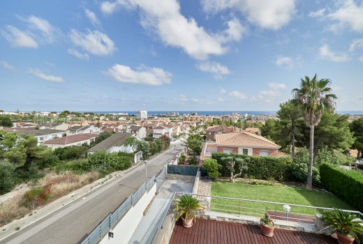 Sale - Chalet -
Cunit