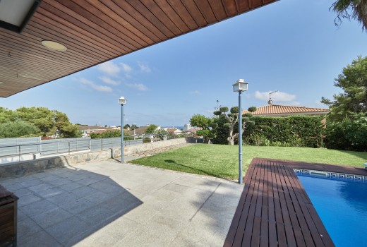 Sale - Chalet -
Cunit